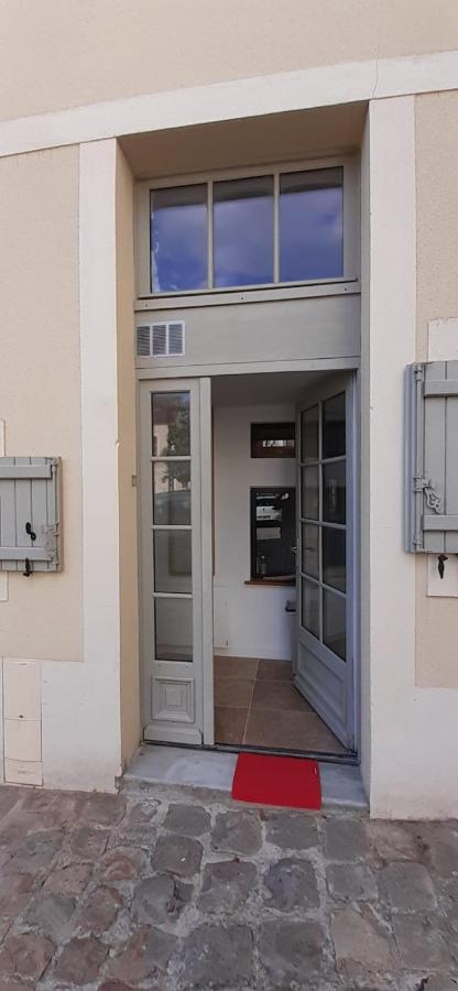 T3 Calme Et Cosy, Idealement Situe Pres Du Chateau Et De La Gare, Dans Un Cadre Paisible ร็องบุยเย ภายนอก รูปภาพ